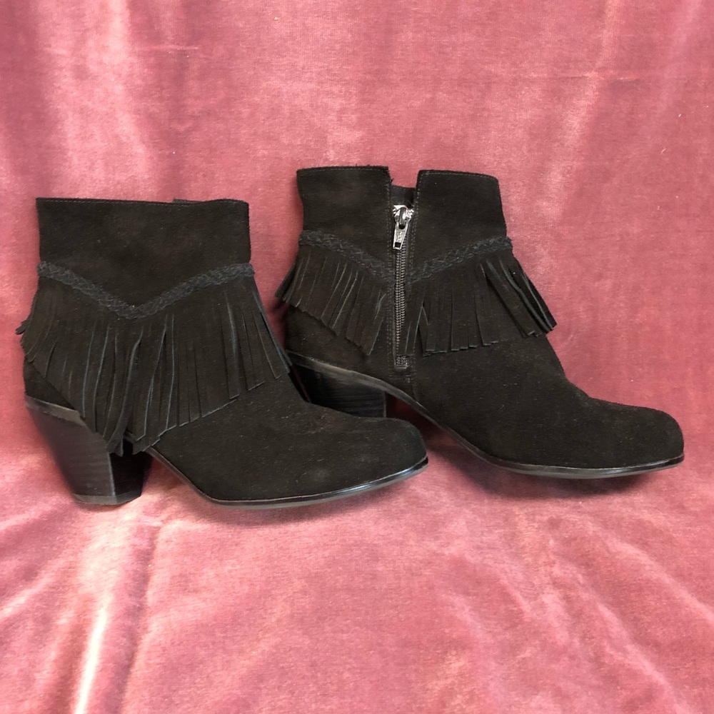 Gianni Bini black suede fringe booties